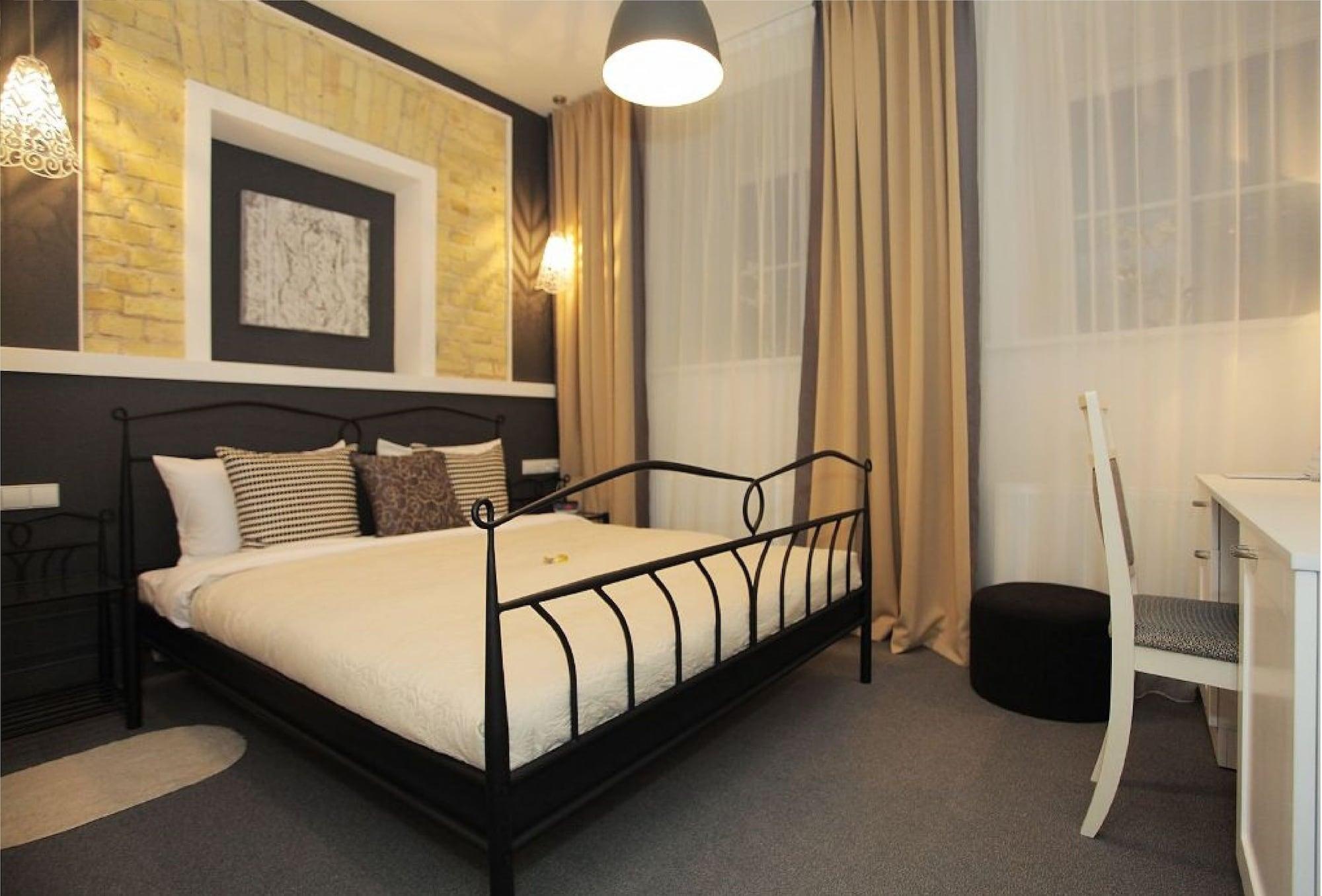 Hotel Moon Garden Old Town