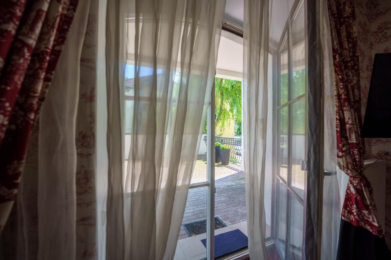 Hotel Moon Garden Old Town 4*