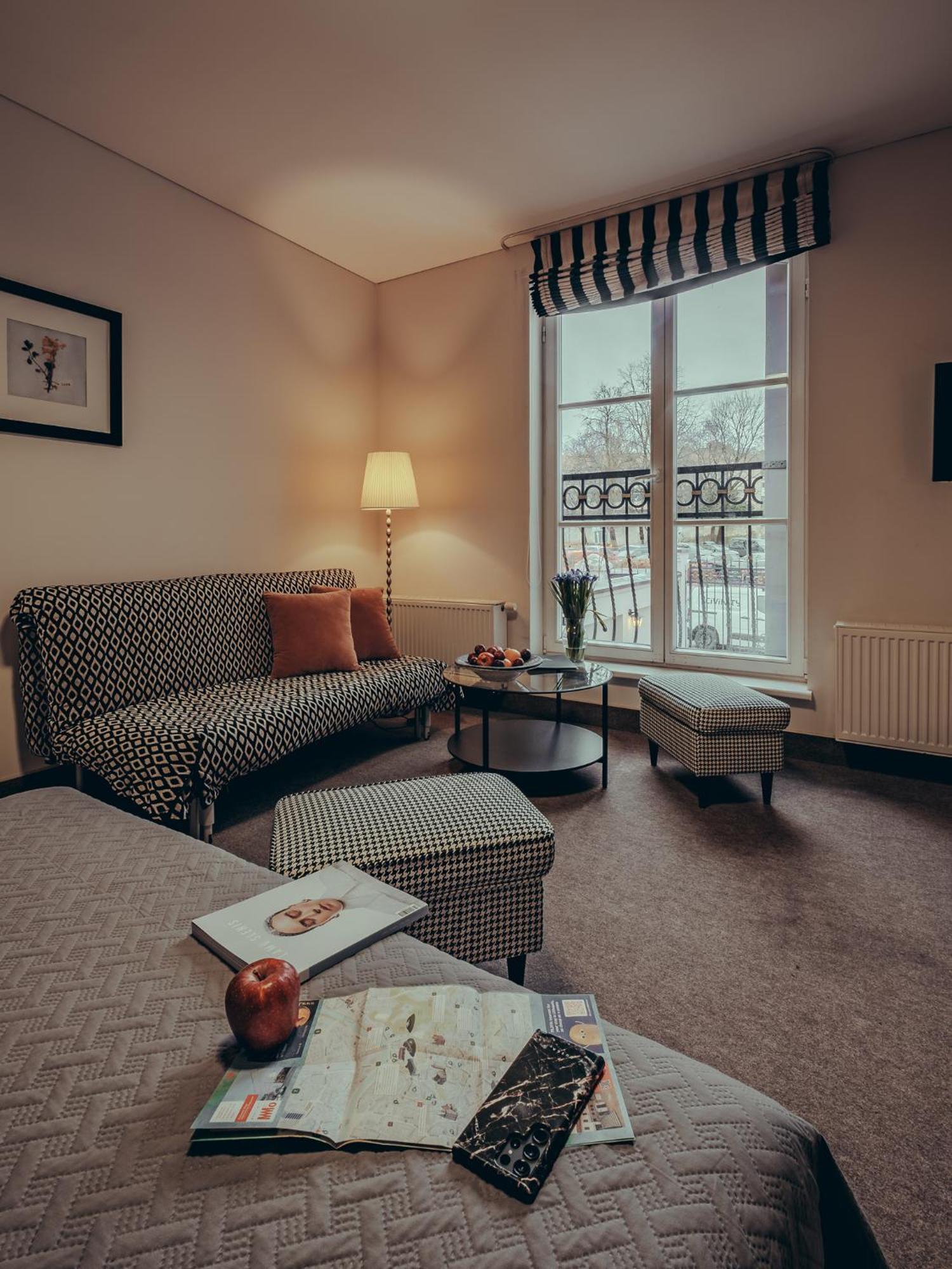 Moon Garden Old Town 4*