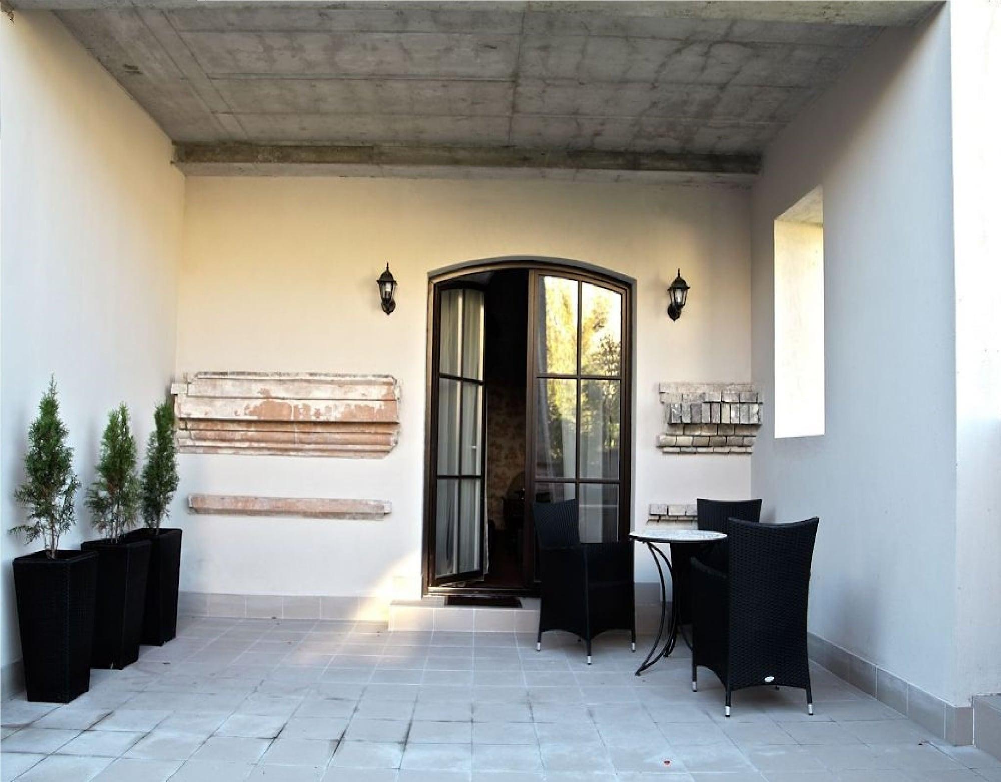 Moon Garden Old Town 4*