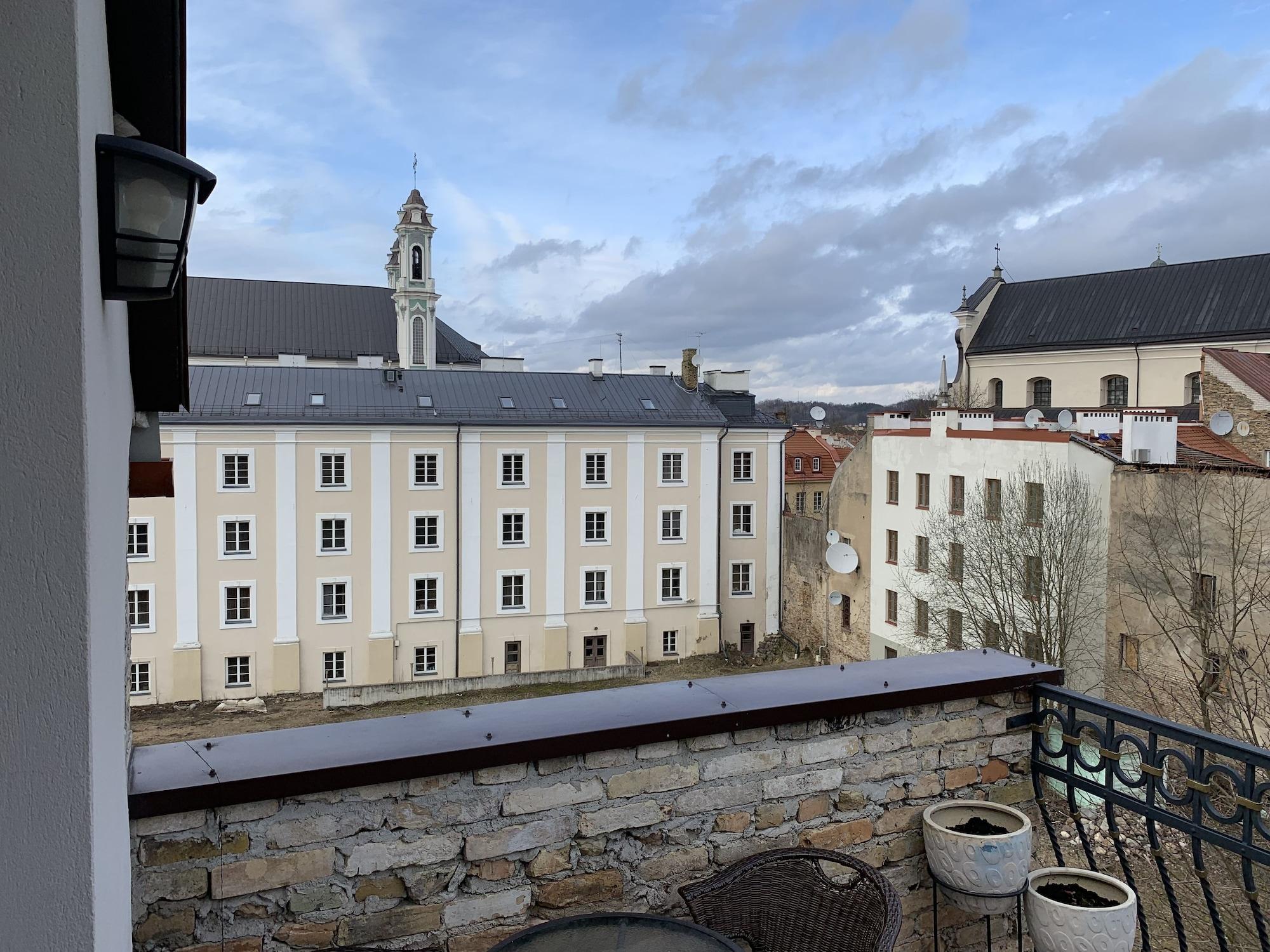 Moon Garden Old Town Отель Вильнюс