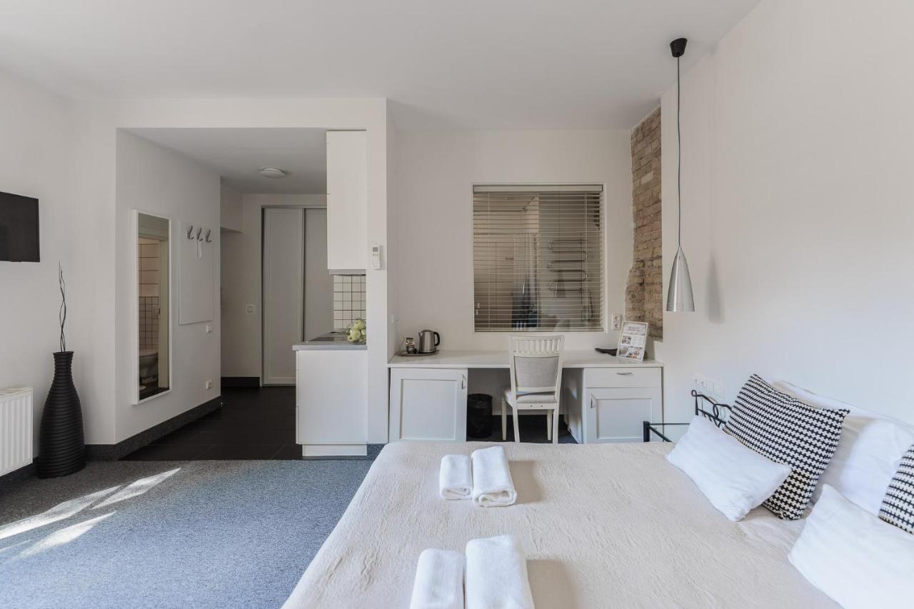 Moon Garden Old Town 4*