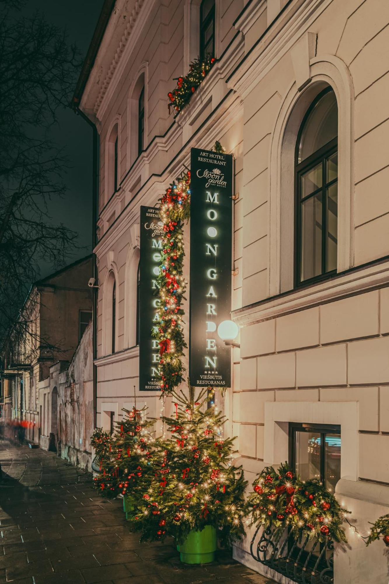 Moon Garden Old Town Отель