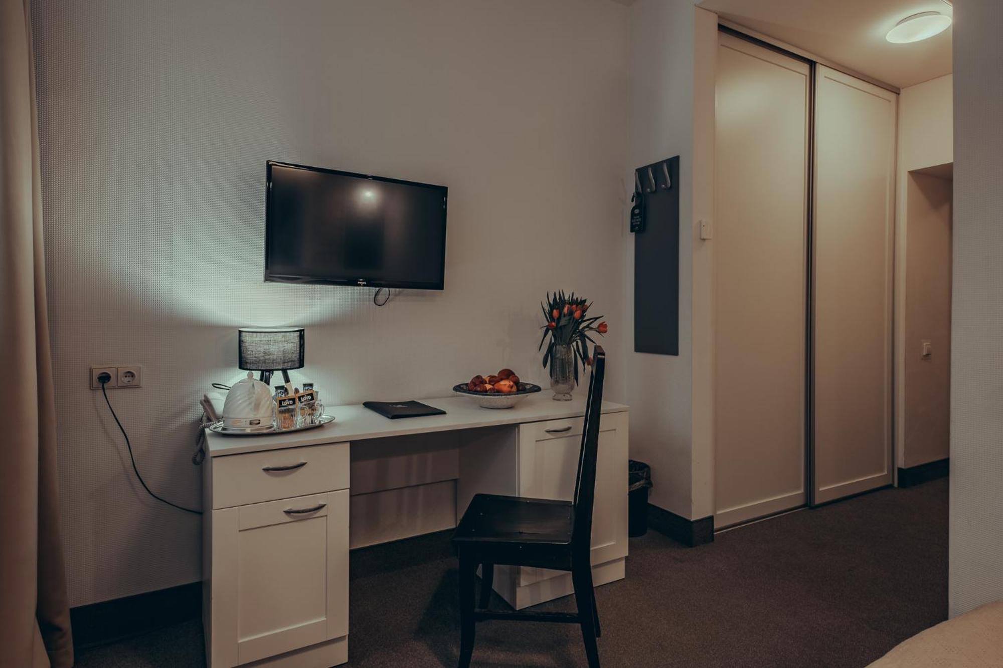 Moon Garden Old Town 4*