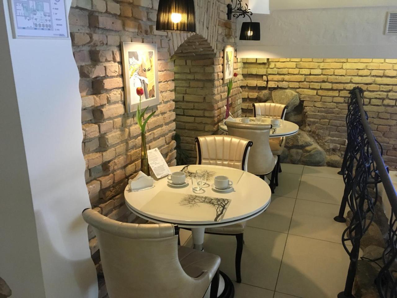 Moon Garden Old Town 4*